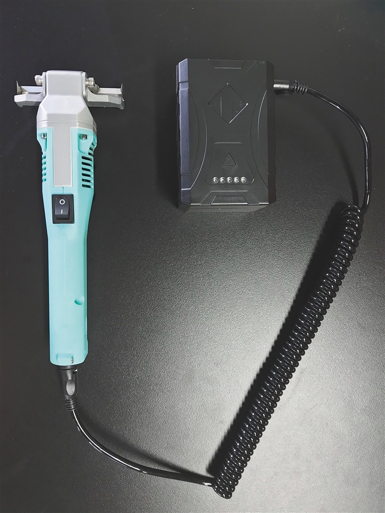 割胶如用"剃须刀"!海南这把"黑科技"电动胶刀长啥样?